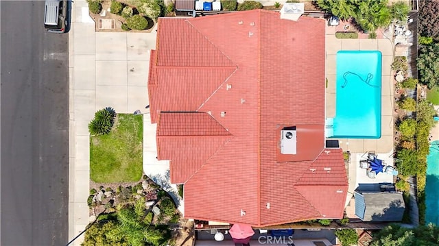 1115 Chennault Ave, Clovis, CA 93611 - view of subject property with a pool area