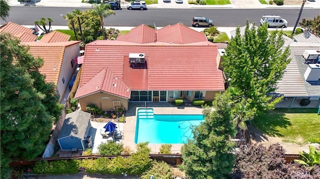 1115 Chennault Ave, Clovis, CA 93611 - aerial view of property and surrounding area featuring a pool area