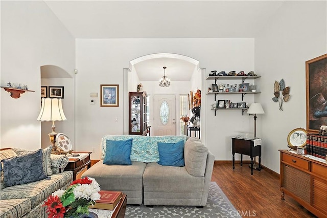 1115 Chennault Ave, Clovis, CA 93611 - living area featuring arched walkways and wood finished floors