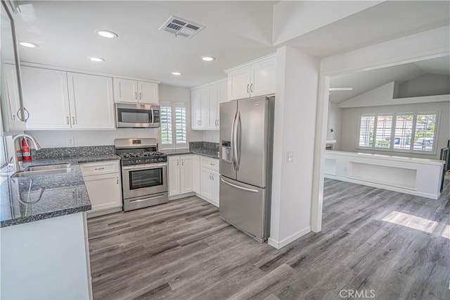 26506 Strambino Ct, Valencia, CA 91355 - photo 4