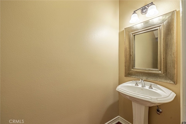 23785 Western Cedar Ct, Valencia, CA 91354 - bathroom with baseboards