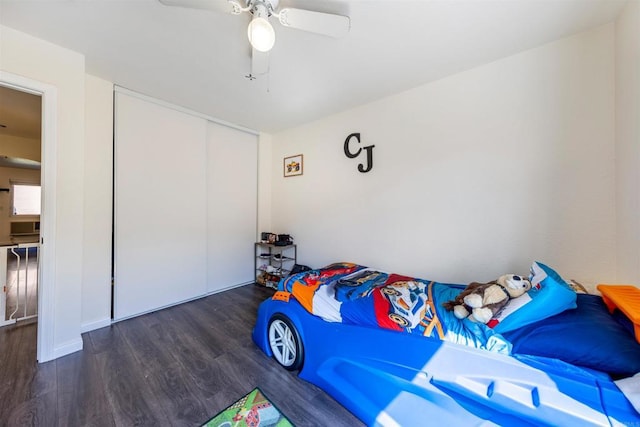 2041 E Grand Ave Unit 19, Escondido, CA 92027 - bedroom with wood finished floors, a closet, and a ceiling fan