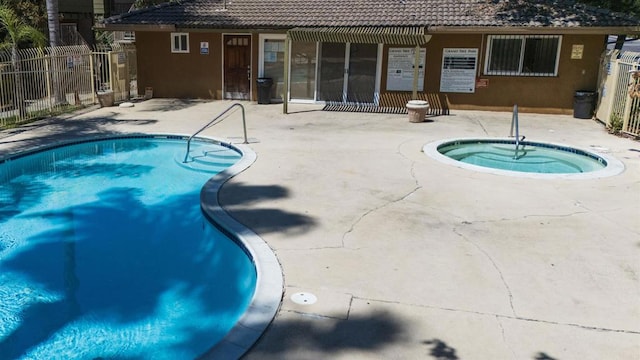2041 E Grand Ave Unit 19, Escondido, CA 92027 - community pool with a patio area