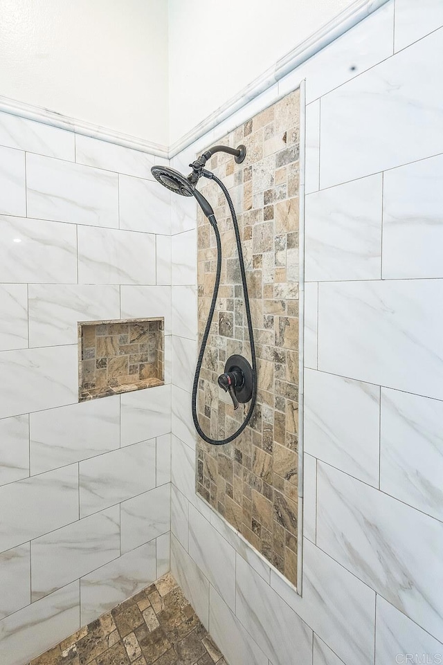 15716 Milne Cir, Moorpark, CA 93021 - full bath with a tile shower