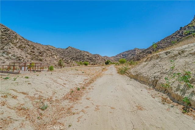 29701 Jackson St, Castaic, CA 91384 - mountain view