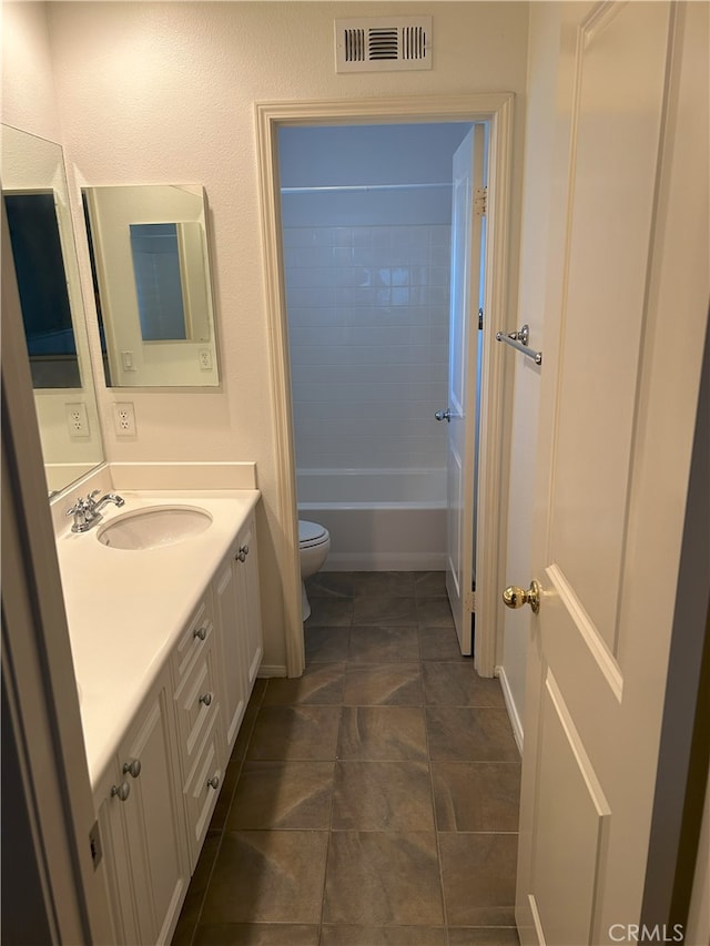 39877 Worthington Pl, Temecula, CA 92591 - bathroom featuring vanity and  shower combination