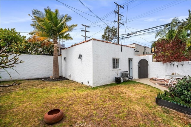 5022 E Broadway, Long Beach, CA 90803 - rear view of house featuring stucco siding