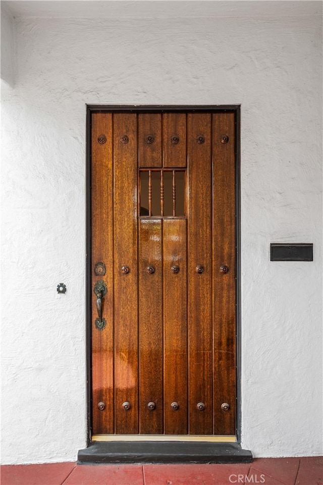 5022 E Broadway, Long Beach, CA 90803 - detailed view of mail area and stucco siding