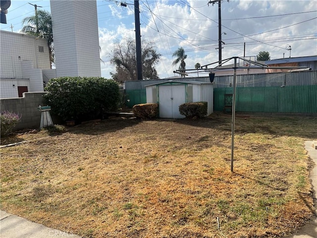 25521 17th St, San Bernardino, CA 92404 - view of yard featuring a shed