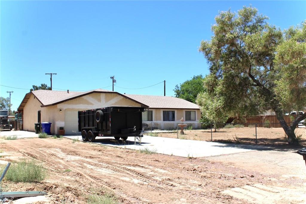 22465 Standing Rock Ave, Apple Valley, CA 92307 - view of front of home