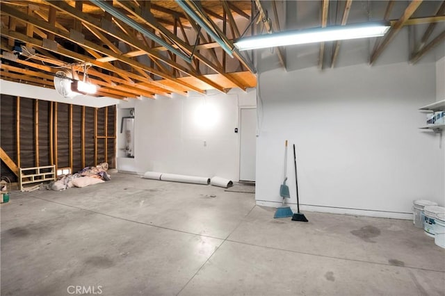 14183 Gale Dr, Victorville, CA 92394 - view of garage