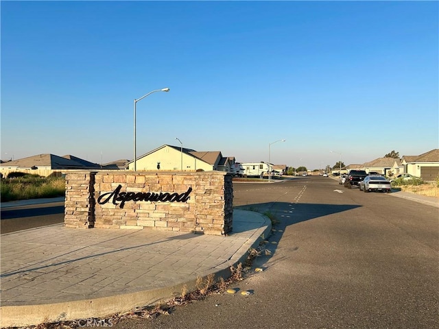210 Kelly Ct, Atwater, CA 95301 - community / neighborhood sign with a residential view