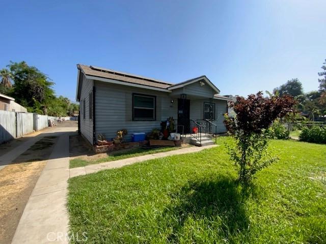 840 W 27th St, San Bernardino, CA 92405 - view of front facade