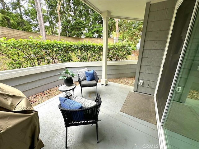 19311 Sunray Ln Unit 104, Huntington Beach, CA 92648 - view of sunroom / solarium