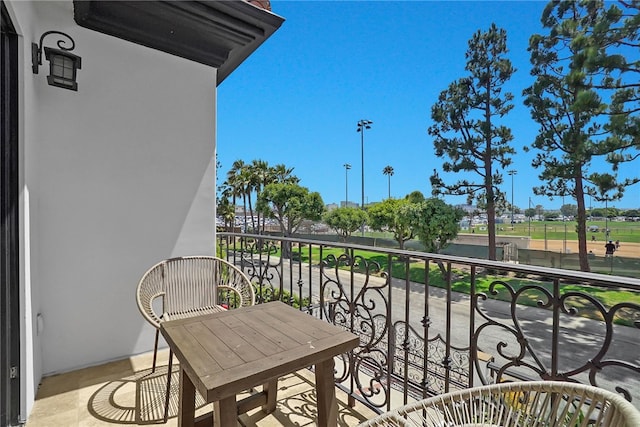 8906 Yorktown Ave, Los Angeles, CA 90045 - photo 41