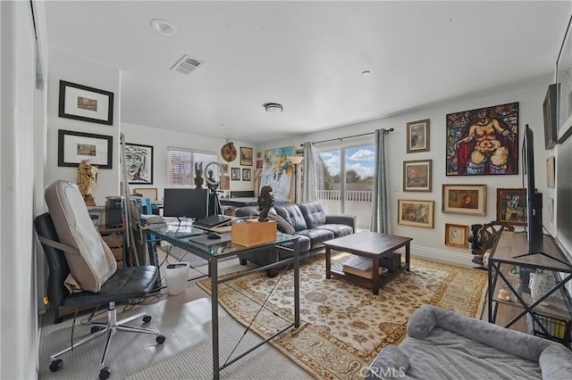 1909 Arroyo Ave, Oceanside, CA 92056 - office area featuring healthy amount of natural light