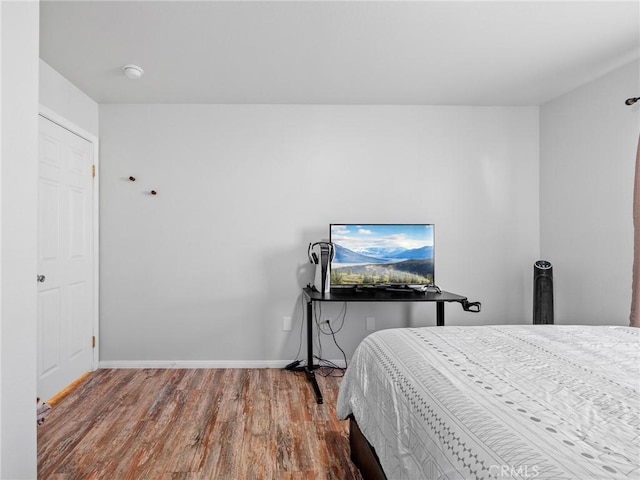 27239 Peach Tree Ln, Helendale, CA 92342 - bedroom featuring wood finished floors and baseboards