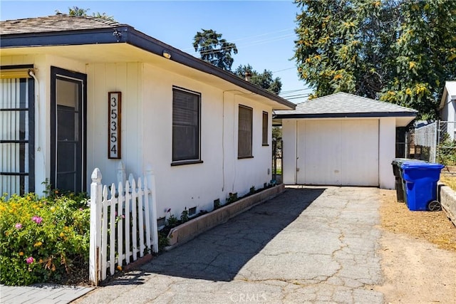 35354 Ave A, Yucaipa, CA 92399 - view of side of home featuring driveway