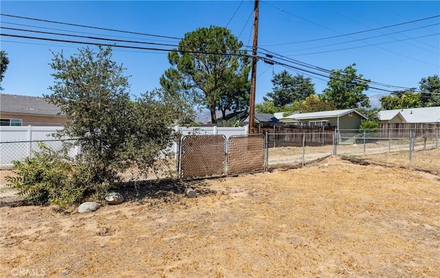 35354 Ave A, Yucaipa, CA 92399 - fenced yard featuring a gate