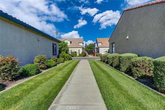 860 Fritz Dr, Los Banos, CA 93635 - view of grassy yard