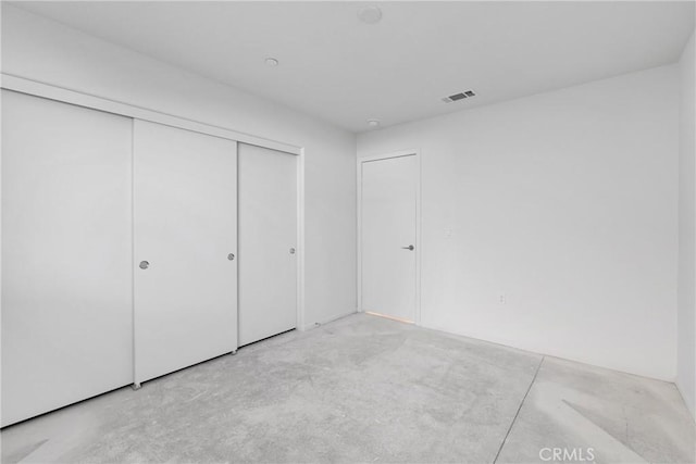 10132 Kemper Ave, Adelanto, CA 92301 - unfurnished bedroom featuring a closet