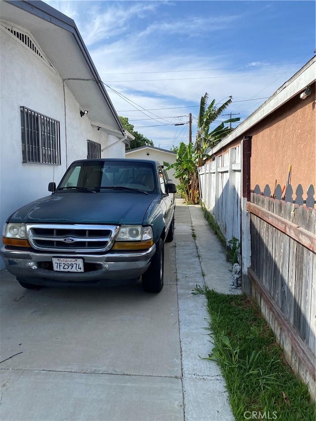 427 W 92nd St, Los Angeles, CA 90003 - view of parking
