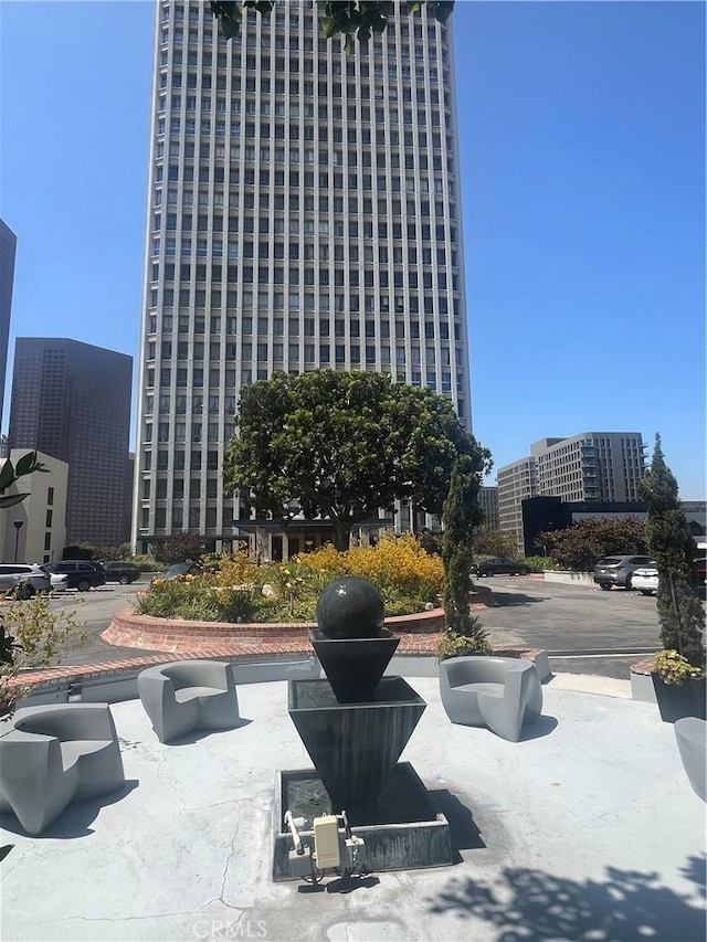 800 W 1st St Unit 2002, Los Angeles, CA 90012 - view of property's community with a view of city