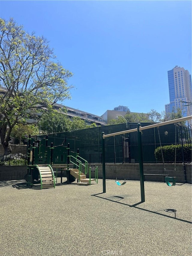 800 W 1st St Unit 2002, Los Angeles, CA 90012 - surrounding community