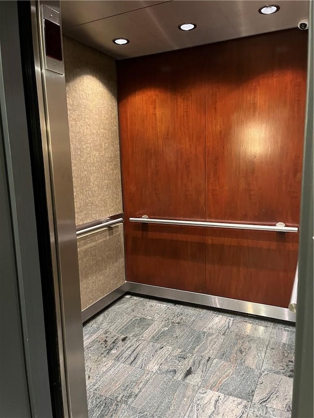 800 W 1st St Unit 2002, Los Angeles, CA 90012 - elevator featuring recessed lighting