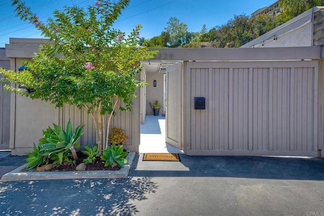 6229 Caminito Basilio, San Diego, CA 92111 - view of gate