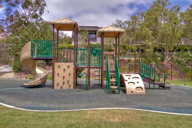 6229 Caminito Basilio, San Diego, CA 92111 - view of community play area