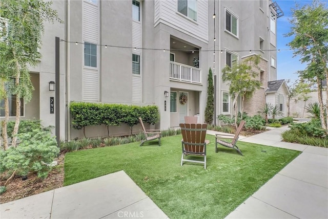 791 S Mosaic St, Anaheim, CA 92805 - view of property's community with a lawn