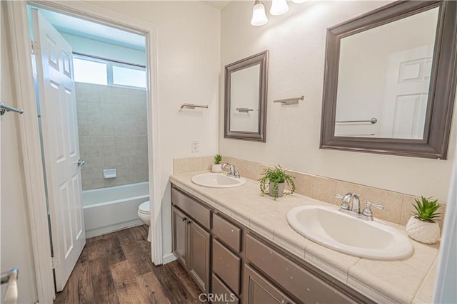 23948 Rustico Ct, Valencia, CA 91354 - photo 40