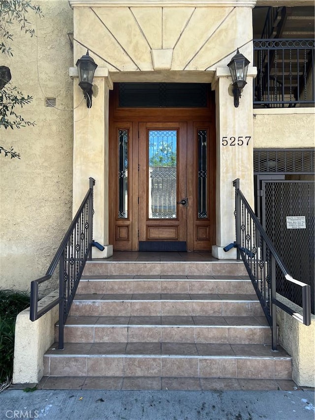 5257 Radford Ave Unit 308, Valley Village, CA 91607 - view of exterior entry featuring stucco siding