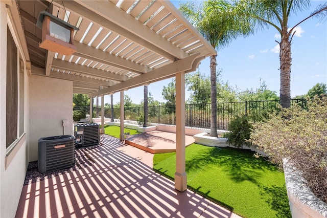 45339 Tiburcio Dr, Temecula, CA 92592 - fenced backyard with a pergola and a patio area