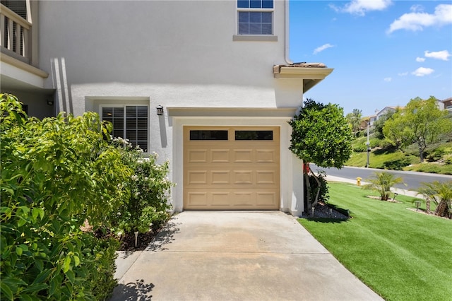 45339 Tiburcio Dr, Temecula, CA 92592 - garage featuring driveway