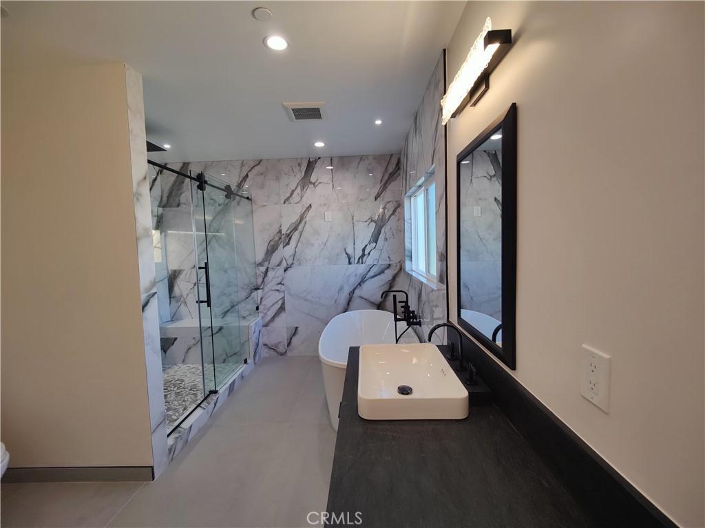 17962 Valley Vista Blvd, Encino, CA 91316 - photo 3
