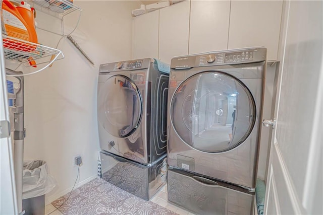 25531 Durant Pl, Stevenson Ranch, CA 91381 - washroom featuring washer and clothes dryer and baseboards