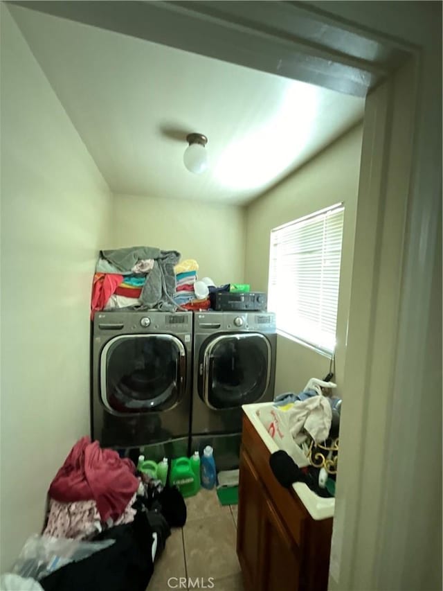10430 San Jose Ave, South Gate, CA 90280 - laundry area with washing machine and dryer