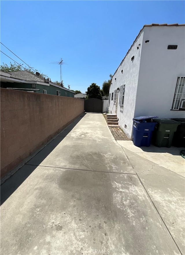 10430 San Jose Ave, South Gate, CA 90280 - view of side of property with stucco siding