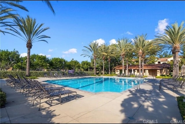 94 New Season, Irvine, CA 92602 - community pool with a patio
