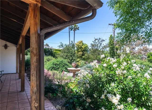 2 Chuckwagon Rd, Rolling Hills, CA 90274 - exterior view of stucco siding