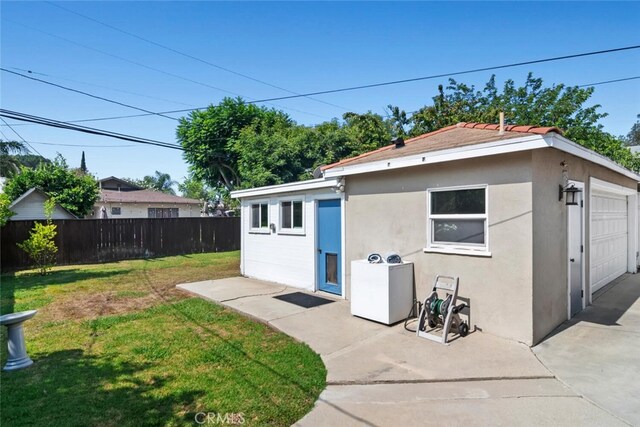 14348 Emelita St, Sherman Oaks, CA 91401 - view of outbuilding with a garage