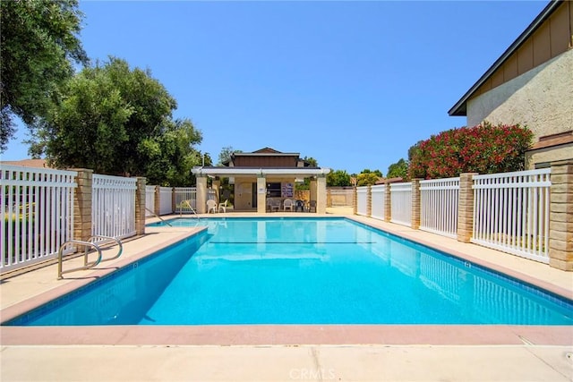18931 Kittridge St Unit 73, Reseda, CA 91335 - community pool with a patio area