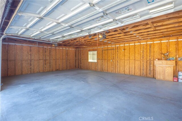 5772 Arrowhead Lake Rd, Hesperia, CA 92345 - garage with a garage door opener