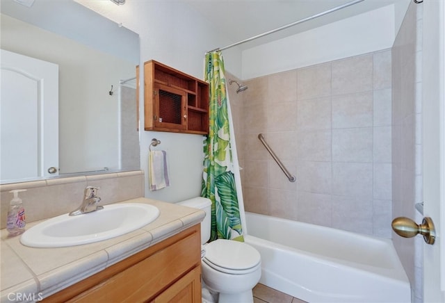 45337 Valley Oak Dr, Ahwahnee, CA 93601 - full bath featuring shower / bath combination with curtain and vanity