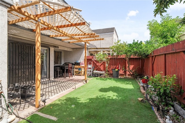 11286 Parkside Ln Unit 22, Garden Grove, CA 92843 - fenced backyard with a pergola and a patio