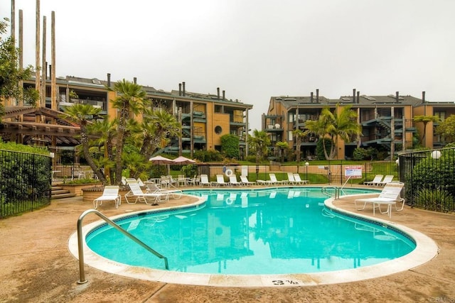 4015 Canario St Unit E, Carlsbad, CA 92008 - community pool with a patio