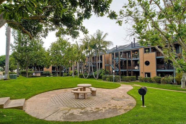 4015 Canario St Unit E, Carlsbad, CA 92008 - view of property's community featuring a yard