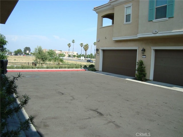 435 N Beechwood Ave, Rialto, CA 92376 - view of yard featuring an attached garage